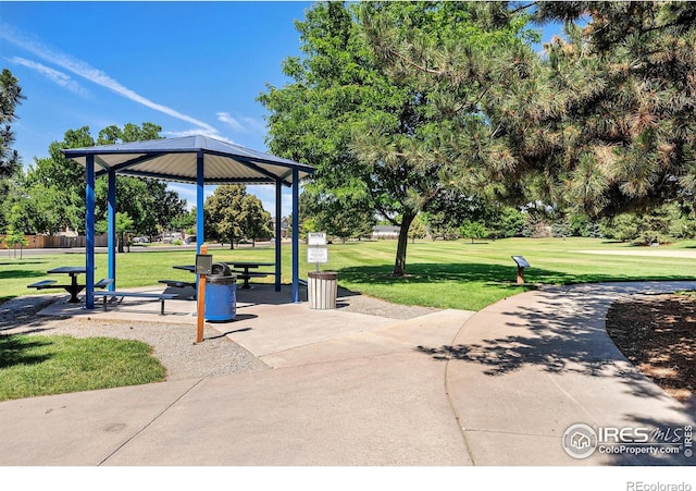 3066 W 134th Ct, Broomfield, CO 80020 - surrounding community featuring a gazebo and a lawn