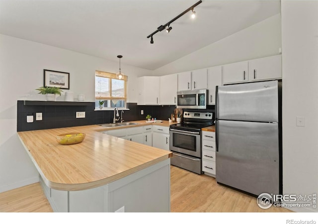1013 E Willox Ln, Fort Collins, CO 80524 - photo 13