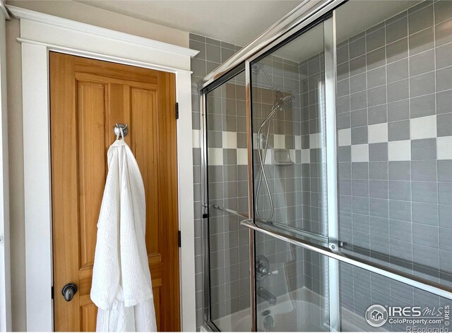 2204 Pine St, Boulder, CO 80302 - bathroom featuring enclosed tub / shower combo