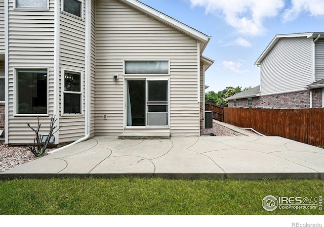 2078 Goldfinch Ct, Longmont, CO 80503 - back of house with a patio