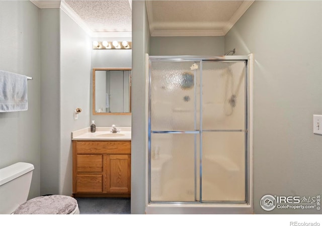 611 Elizabeth Ave, Platteville, CO 80651 - full bath with crown molding, a stall shower, and vanity