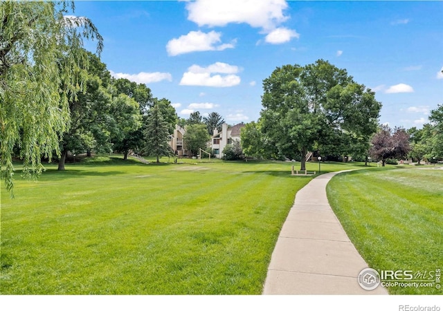 4636 Chestnut Ln, Boulder, CO 80301 - surrounding community with a yard