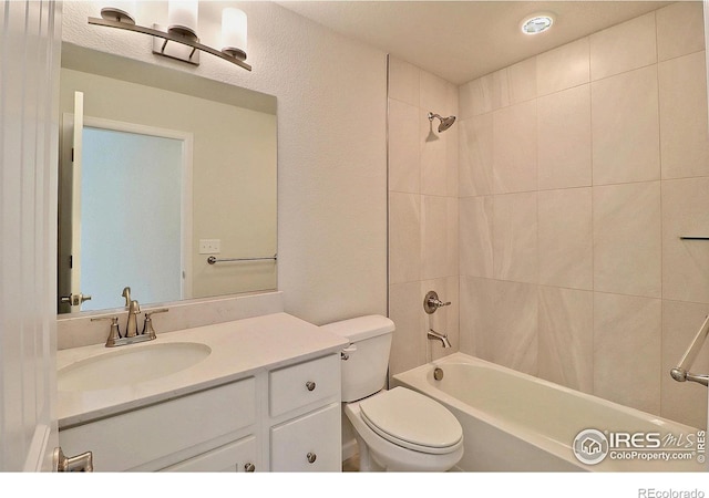 4315 Primrose Ln, Evans, CO 80620 - full bath with vanity and washtub / shower combination
