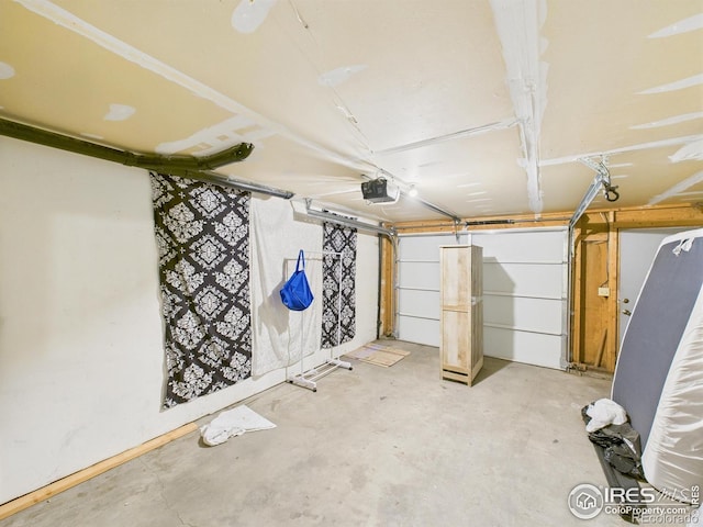 3200 Azalea Dr # 6, Fort Collins, CO 80526 - garage featuring a garage door opener