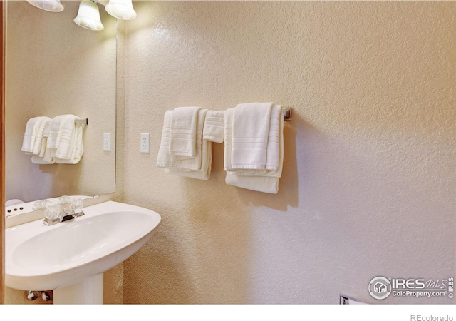 4500 Seneca St Unit 11, Fort Collins, CO 80526 - bathroom with a sink