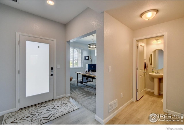 1723 Branching Canopy Dr, Windsor, CO 80550 - photo 2