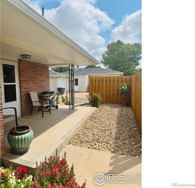 315 E Emerson St, Holyoke, CO 80734 - photo 2