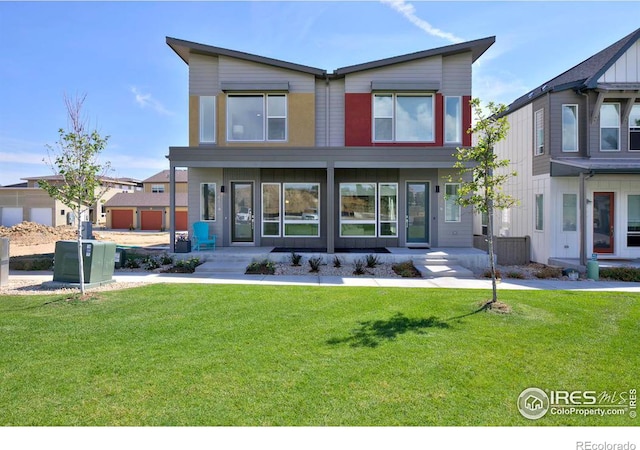 view of front of house featuring a front yard