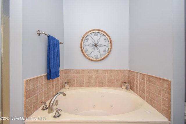 bathroom featuring a bathing tub