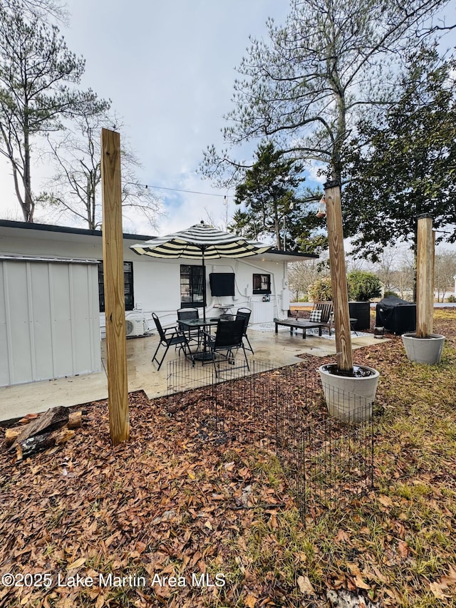 view of yard with a patio