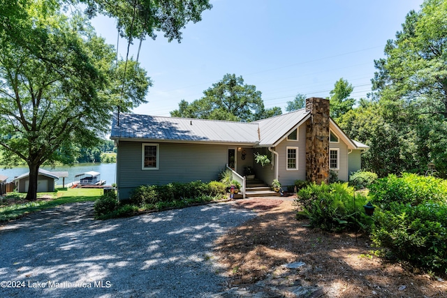 view of front of property