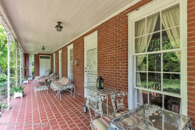 view of patio / terrace with covered porch