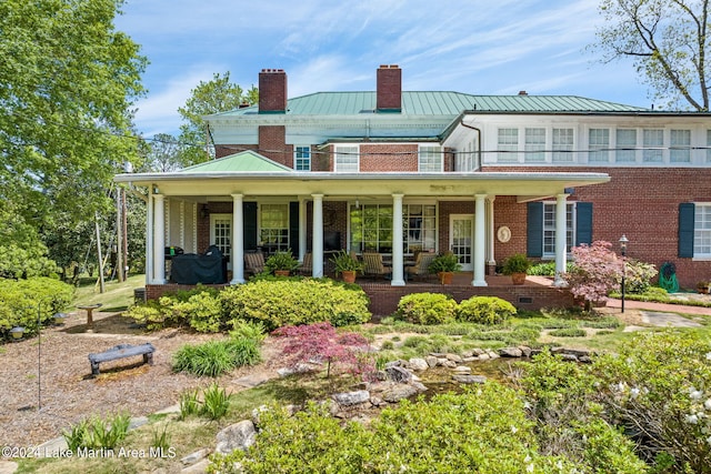 view of front of property with covered porch