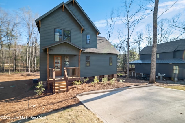 view of front of home featuring covered porch