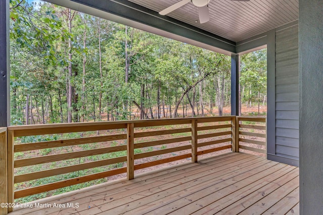 deck with ceiling fan