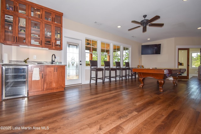 playroom featuring beverage cooler, indoor wet bar, pool table, visible vents, and recessed lighting