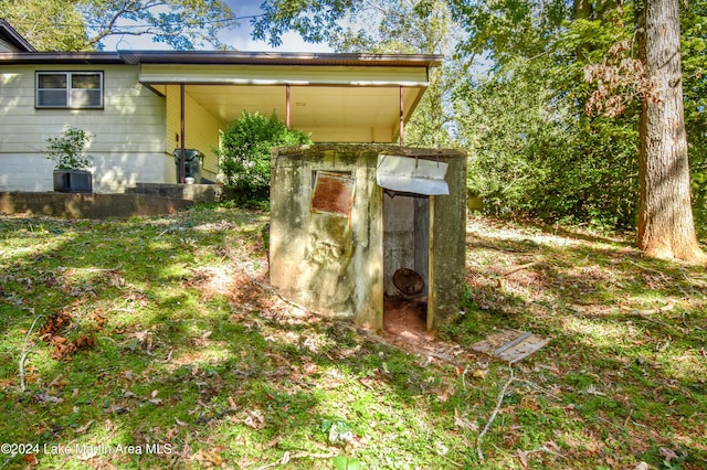 view of outdoor structure