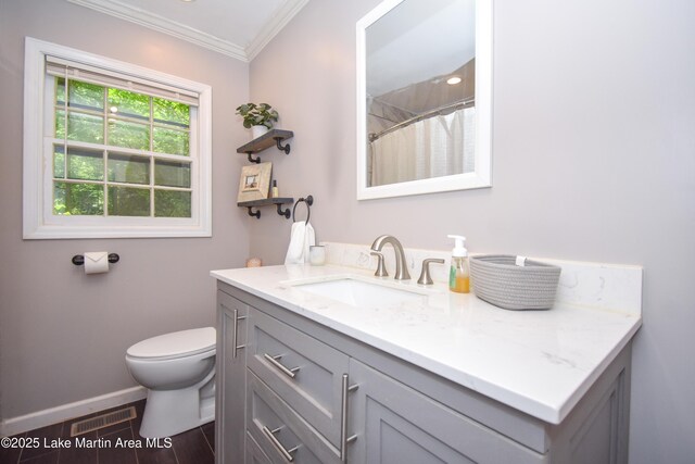 514 Sleepy Holw, Alexander City, AL 35010 - full bath featuring vanity, crown molding, a shower with curtain, and wood finished floors