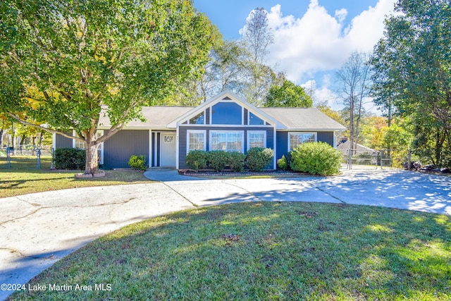 view of front of house with a front yard