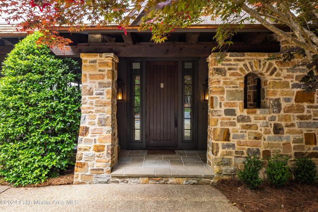 view of property entrance