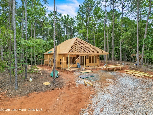 593 Elks Pkwy, Alexander City, AL 35010 - view of front of home with a forest view