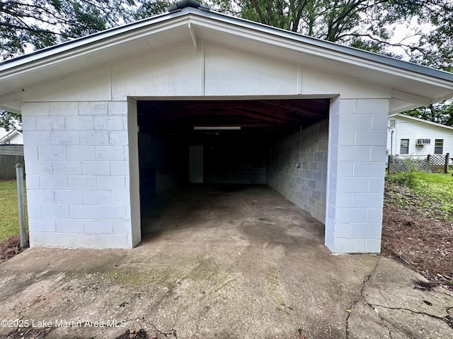 104 Central Blvd, East Tallassee, AL 36078 - garage with driveway