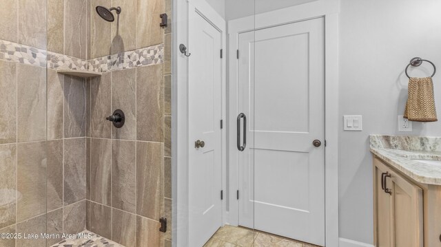 101 Mason Rd, Tallassee, AL 36078 - bathroom with tiled shower and vanity