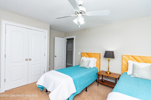 189 Williams Rd Unit E2, Alexander City, AL 35010 - carpeted bedroom with a closet and a ceiling fan
