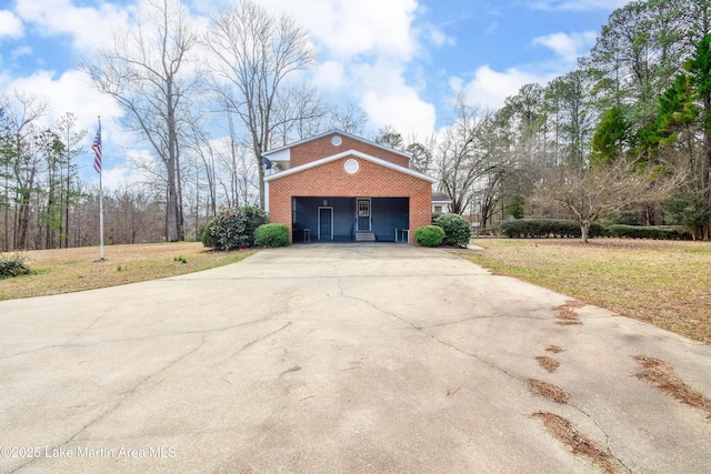 exterior space featuring a yard