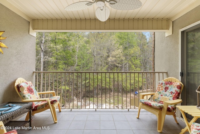 balcony featuring ceiling fan