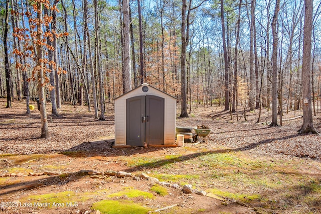 view of outbuilding