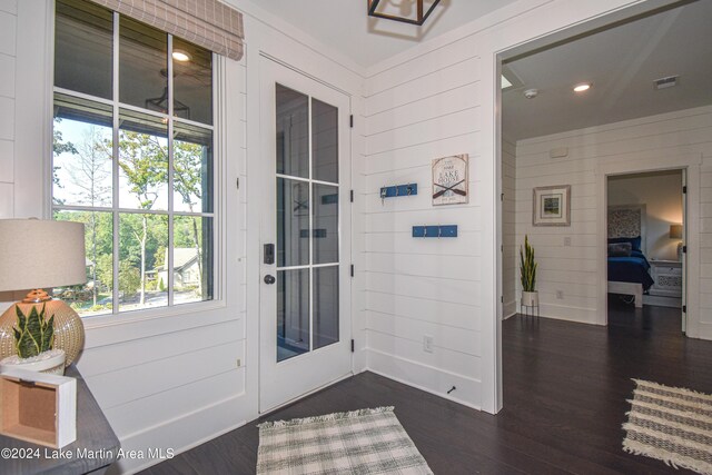 250 Old Jay Rd, Eclectic, AL 36024 - entryway with dark wood-style flooring and recessed lighting