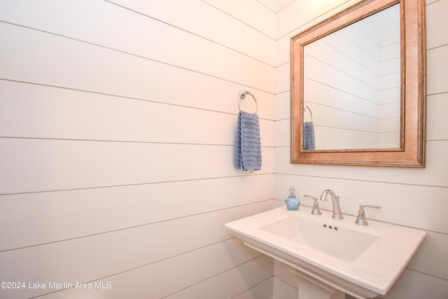 250 Old Jay Rd, Eclectic, AL 36024 - bathroom featuring a sink