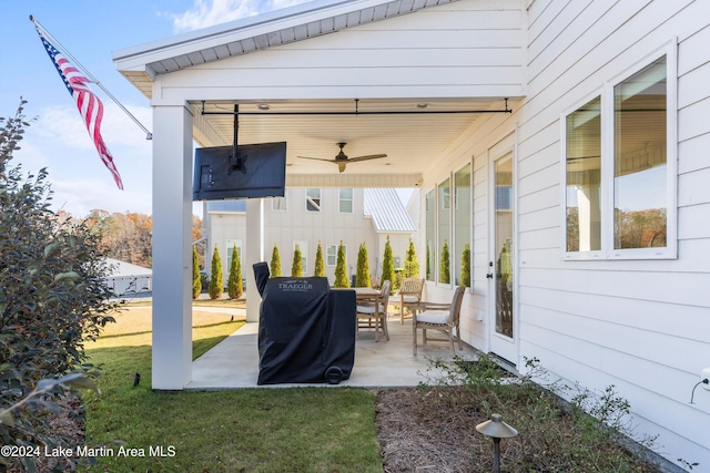 view of patio / terrace with ceiling fan