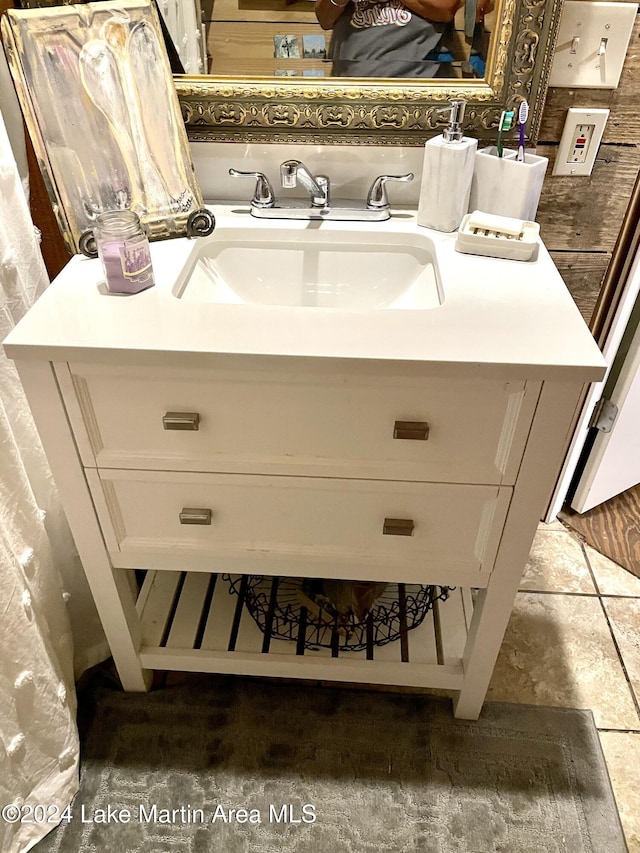 bathroom with sink