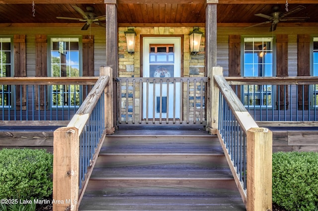 property entrance featuring ceiling fan and covered porch