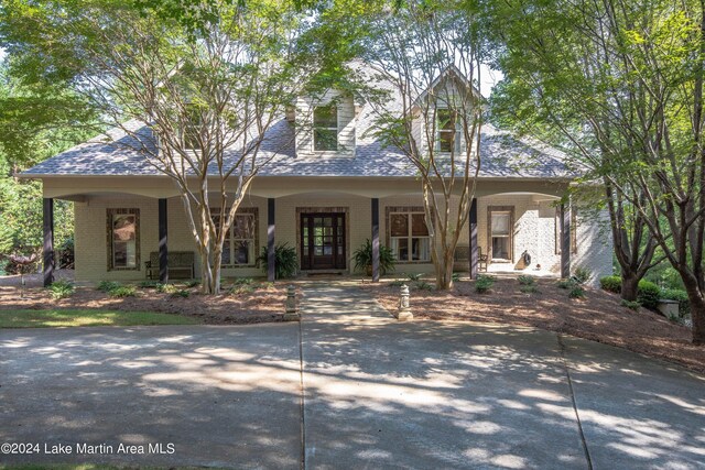 view of front of house featuring covered porch