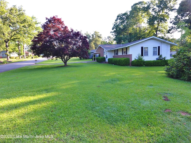 240 Windsor Dr, Alexander City, AL 35010 - view of green lawn
