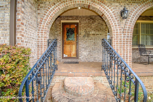 property entrance with a porch