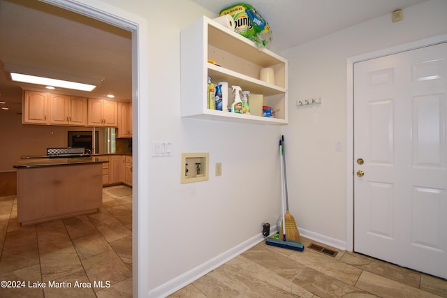 laundry area with washer hookup