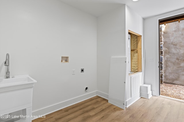 74 Cedar Rdg, Alexander City, AL 35010 - washroom featuring electric dryer hookup, washer hookup, and wood finished floors