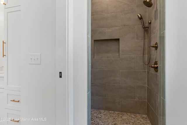 74 Cedar Rdg, Alexander City, AL 35010 - full bathroom featuring tiled shower