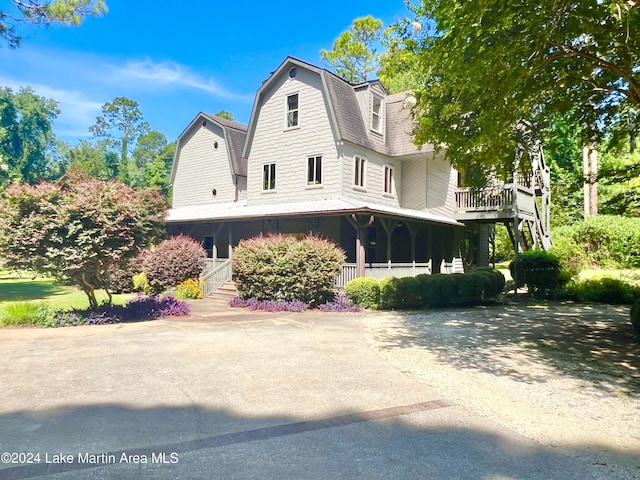 view of front of house with covered porch