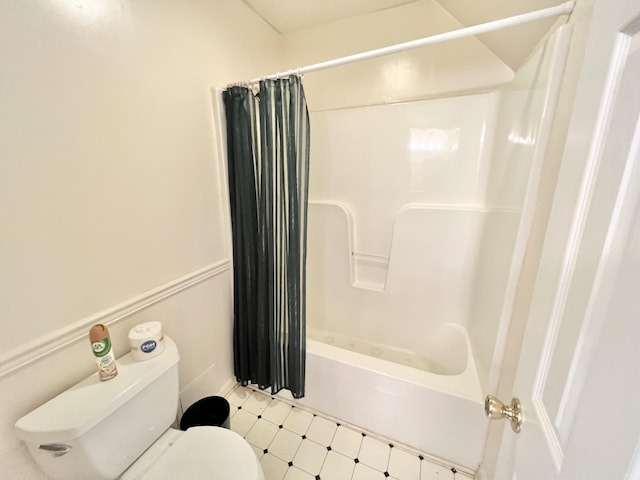 1370 County Road 759, Clanton, AL 35045 - full bath with toilet and shower / tub combo with curtain