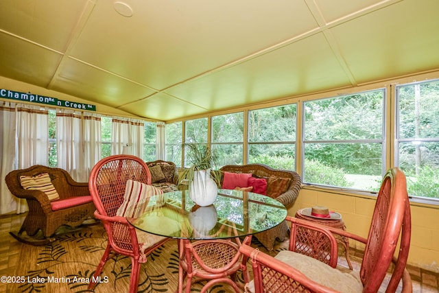 3464 Dobbs Rd, Alexander City, AL 35010 - sunroom / solarium with vaulted ceiling