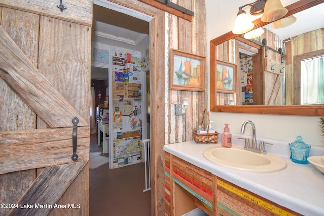 bathroom featuring vanity and ceiling fan