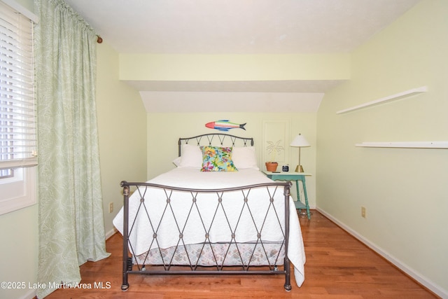 127 Ridge Crest Dr, Jacksons Gap, AL 36861 - bedroom featuring wood finished floors and baseboards