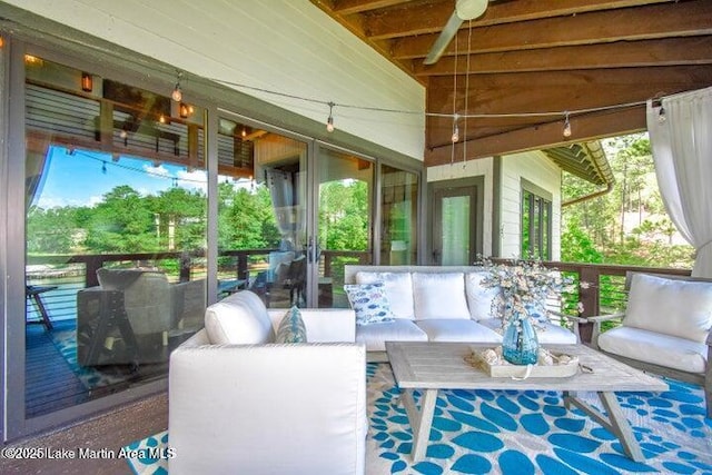 sunroom / solarium with a healthy amount of sunlight