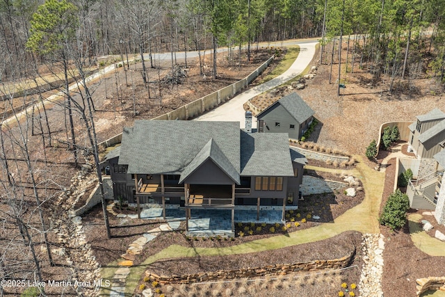 bird's eye view with a view of trees