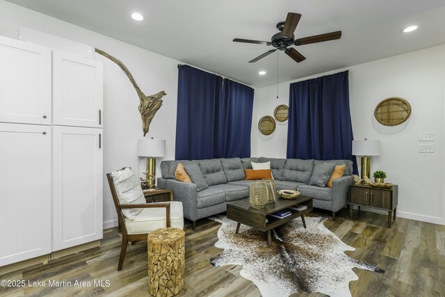 441 Cove Dr, Eclectic, AL 36024 - entrance to property featuring a wooden deck